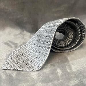 Silver and white diamond pattern tie